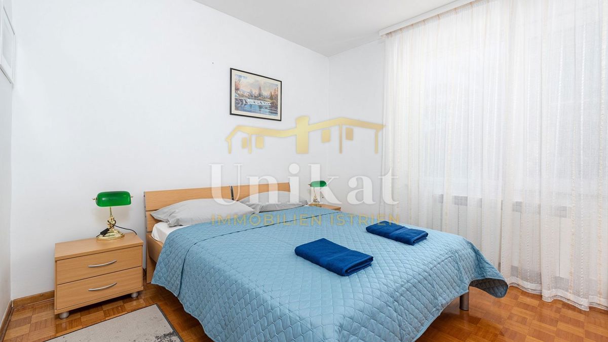 Luksuzna hiša - prvi vrsti ob morju